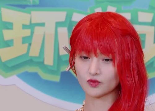  郑爽|郑爽再被批不敬业，上综艺被cue跳无价之姐，她却不配合躲一旁