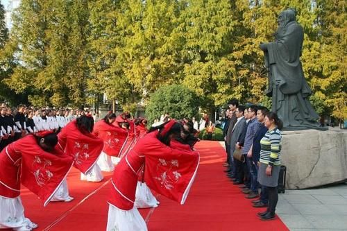  本科师范生直接考|让很多师范本科生纠结的问题：先考编制，还是先考研