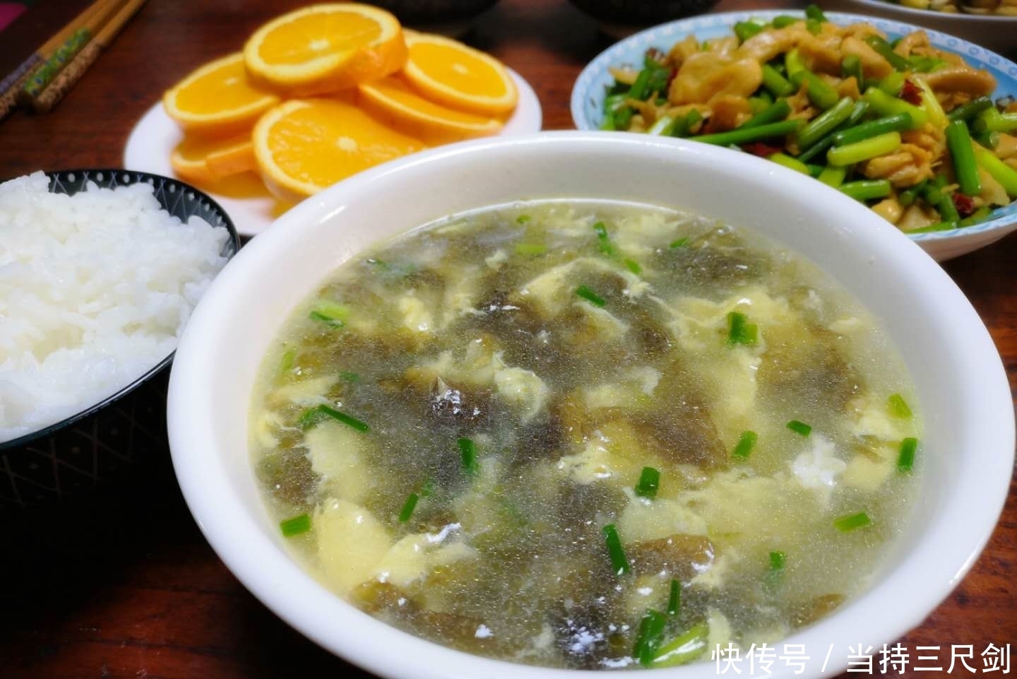 朋友圈|晚餐老公做了2菜一汤,成本没超20元,晒朋友圈,朋友:太寒酸了