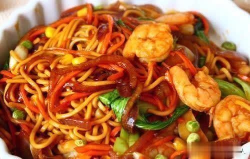  将所|教你炒面好吃的家常做法,香而不腻又解馋,不想炒菜的话可以学一下