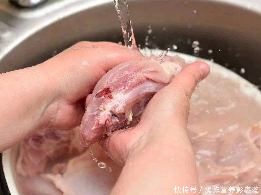 警惕这7种做菜陋习(做一顿饭能做出致病菌，或致癌物？尤其这3个烹饪习惯，要抓紧改)