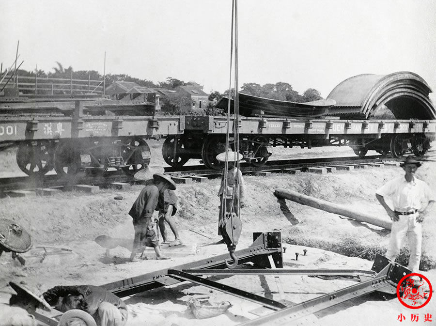 晚清|晚清老照片：慈禧太后妹夫腰挎马刀很威风；朝廷官员向殖民者下跪