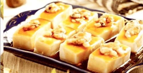  鱼肉|分享豆腐两菜一汤，豆腐菜肴怎么烹饪更好吃营养？汁多味鲜，口感嫩滑