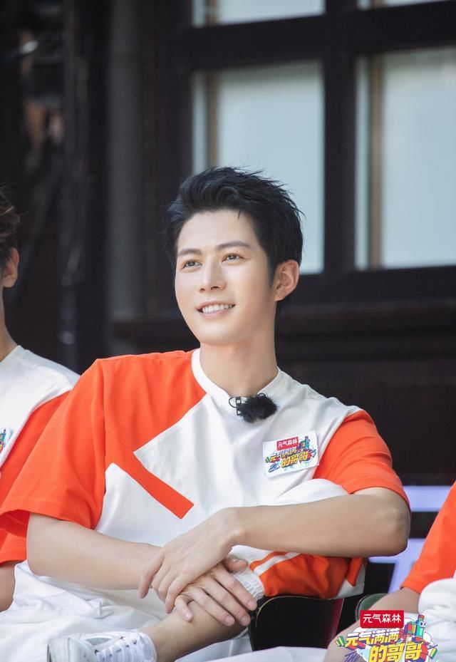  黄明昊|《元气满满的哥哥》黄明昊变身语文课代表，知识储备丰富惊呆众人