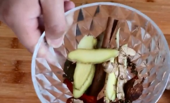  大师|大师独创秘制卤肥肠配方 专门针对新手 越吃越上瘾 五斤都不够吃