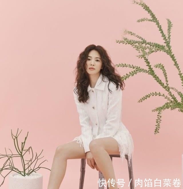 越来越|宋慧乔情人节大片曝光,爆炸头配短裙太撩人,网友:越来越敢穿