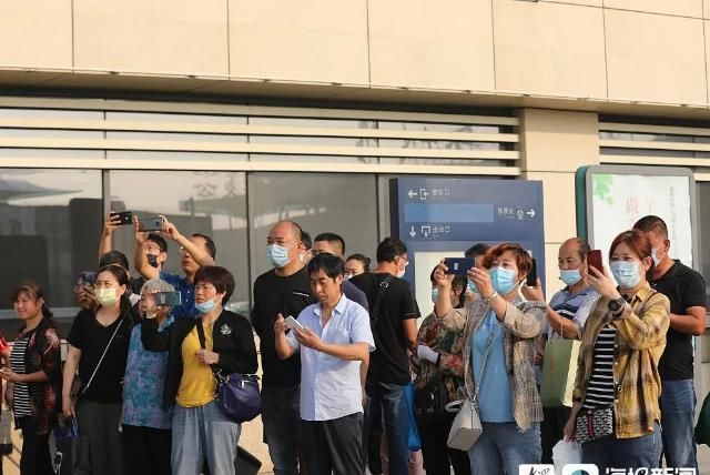  骄傲|一家人的骄傲！日照西站这一幕幕！震撼又泪目......