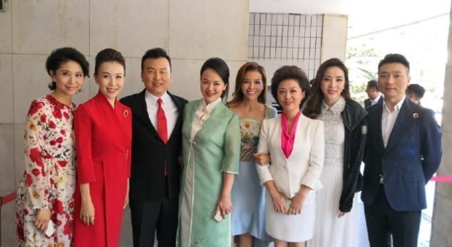  大旗|央视新闻频道再添新人，实习历时四年，能否扛起“女主播”大旗？