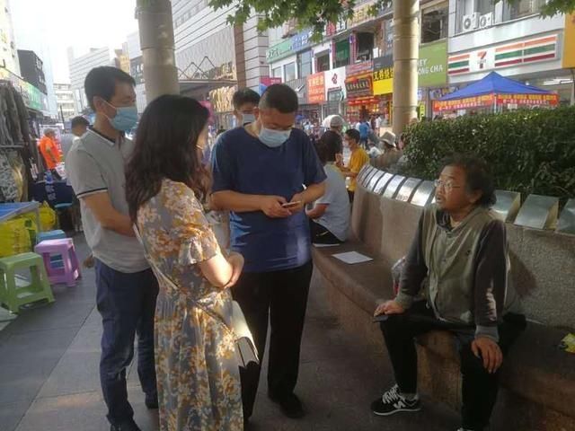  来前|大雨来前 他们紧急救助流浪汉