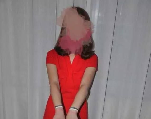 罗某|男子抢劫两名“失足女”称:她们来钱快，判刑十年