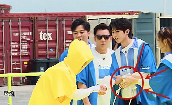  嘉宾|《奔跑吧》周震南出场，谁注意到baby的举动，难怪大家都喜欢她