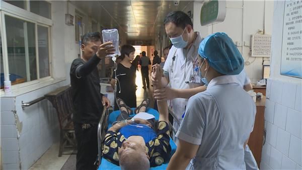  治疗|蓝山：七旬老人突发脑梗 众人出手热心救助