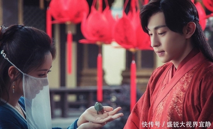  努力|有着一双狐狸眼，努力上进，对待工作绝不马虎的男人