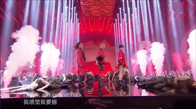  晚会|湖南卫视晚会槽点多：姐姐们舞台被指敷衍，多位实力唱将接连翻车