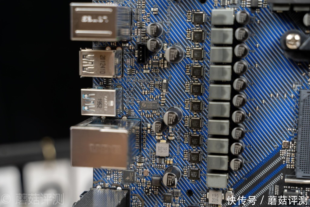  华擎|一块性价比超高的B550主板、华擎B550 Extreme4极限玩家主板 评测