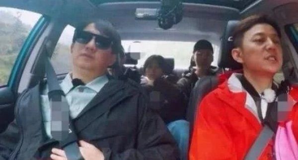  蘑菇屋|向往的生活: 为何出门买菜总是何炅开车? 得知他的驾驶证后: 了不起