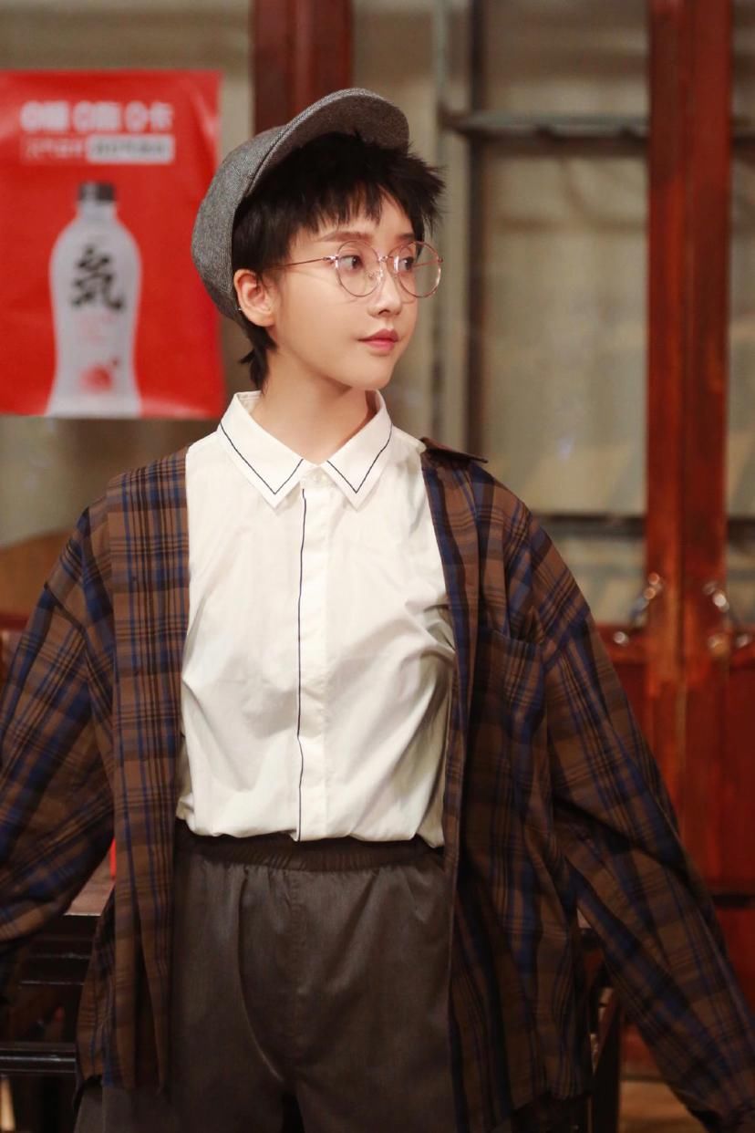  满满的哥哥|《元气满满》和《中餐厅4》一同播出，竞争收视率，赵丽颖和姜贞羽谁更美？