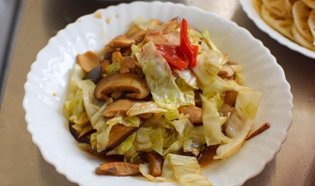 素菜|妹妹一家来吃饭,3个肉菜4个素菜,简单好吃全部光盘