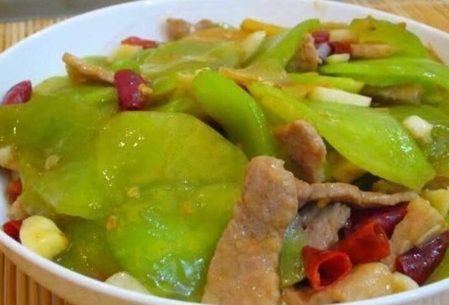  油热之后放|婆婆做的几道家常菜，简单好吃，真的是美味佳肴