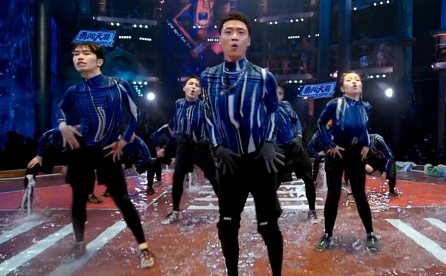  鼻子|《街舞3》王一博的鼻子都进水了，舞者得受了多大的辛苦？