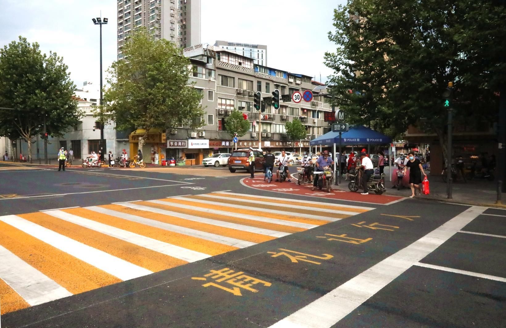 文明|百年老街换新颜，文明交通更安全