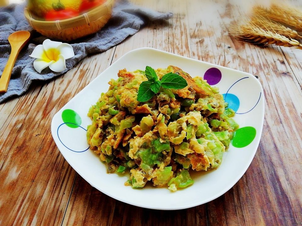  过瘾|这样吃苦瓜最过瘾，不用焯水，只要加点它，一盘都不够吃！