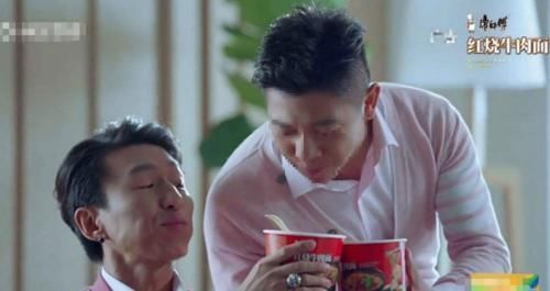 放入|康师傅被曝造假将牛肉粒放入热水中,网友直呼被骗了