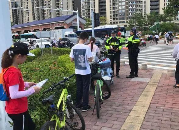 遵守交通|【创文进行时】为文明护航，他们一直在“路上”！