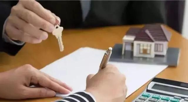 胡某某|泗洪一男子欠债不还！竟干出这等损事...