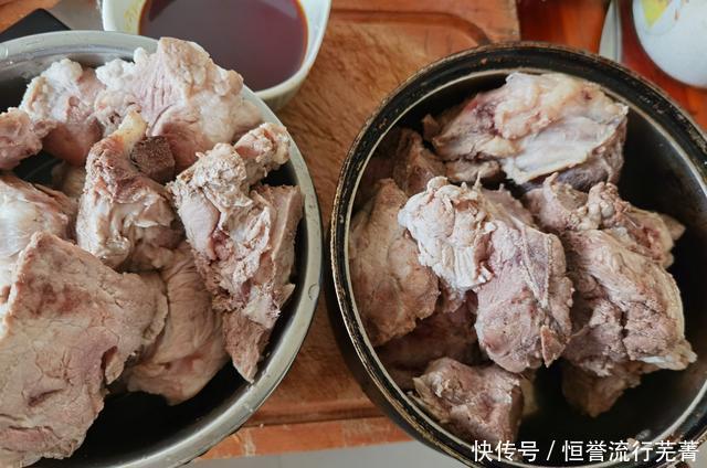 势不可挡|做酱大骨怎么炒糖色,先放油还是先放水做好这几点美味势不可挡