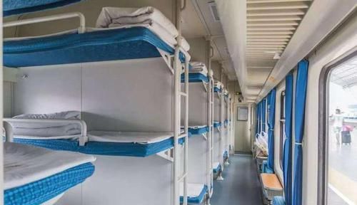 硬卧|火车买的硬卧下铺，发现被老人“占”了，高情商人这么处理