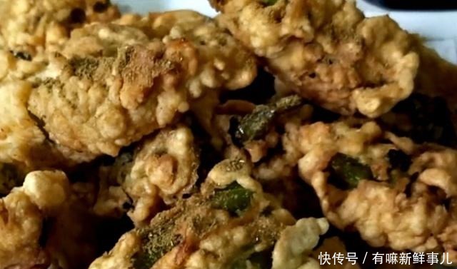 家人|辣椒最好吃的做法,拌一拌,炸一炸,出锅焦香酥脆,家人的最爱