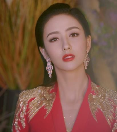 佟丽娅|春晚导演杨东升表示,收视率再高也不用佟丽娅了,原因让人无奈