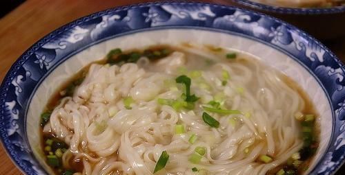 劲道|煮面条时等开再下锅?难怪面条不好吃,这么做,面条劲道又美味!