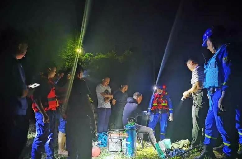  溺亡|痛心！5少年下水野浴，3人溺亡！妈妈们在岸边痛哭！