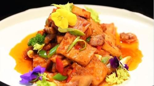  大厨|大厨教你做“家常豆腐”，豆腐不碎又入味，做法简单，10分钟搞定