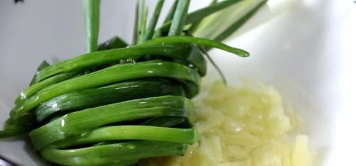  不腻|教你鸡胸肉最香的做法，外皮酥脆，肉嫩不柴，怎么吃都吃不腻