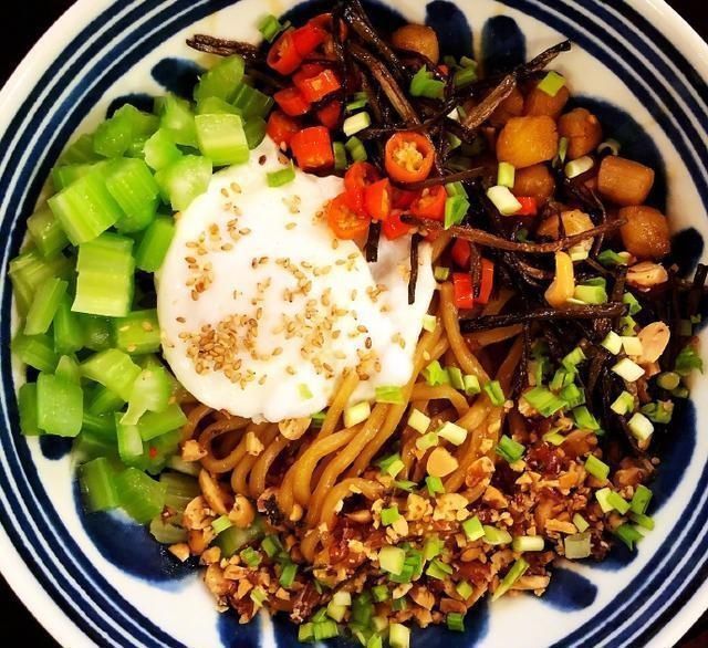 牛肉面|黄磊晒了一碗面,瞬间点赞过万,被粉丝们称为面中上品,来看看