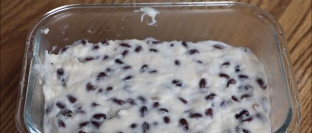 牛奶|牛奶别直接喝了,加红豆这样做,益气补血又解暑,一口一个超舒服