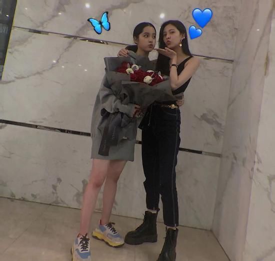 模板|“中国泫雅”火上热搜 宋妍霏才是白富美终极穿搭模板