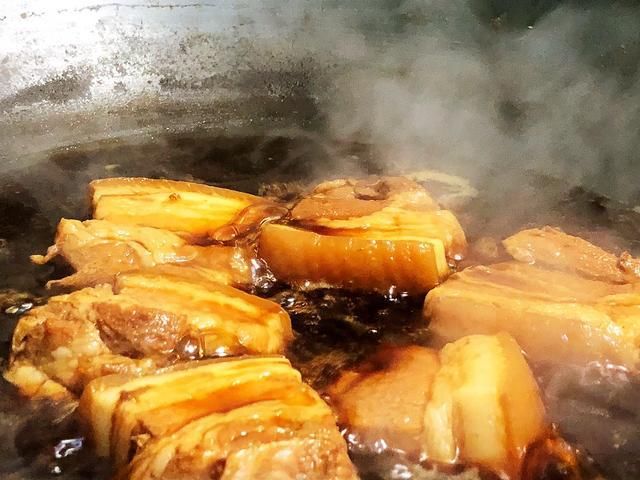  香甜|大厨教做苏式红烧肉，记住这“3招”，出锅后入口即化，软糯香甜