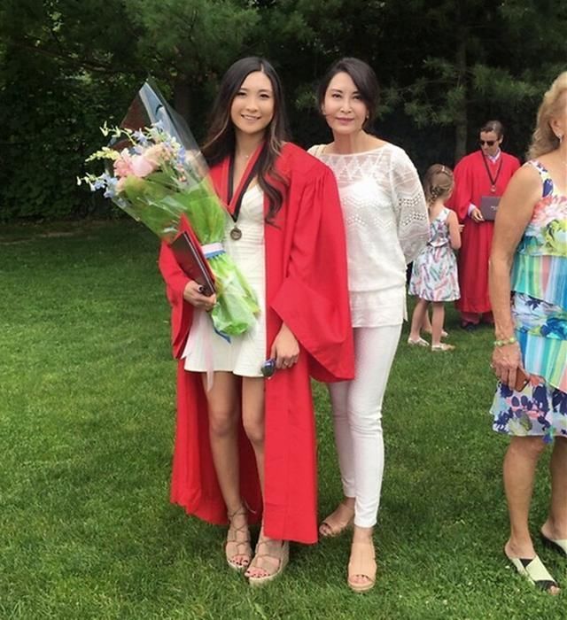  破产|叶玉卿富豪老公破产了？超1亿房产险被拍卖，此前一家住奢华古堡