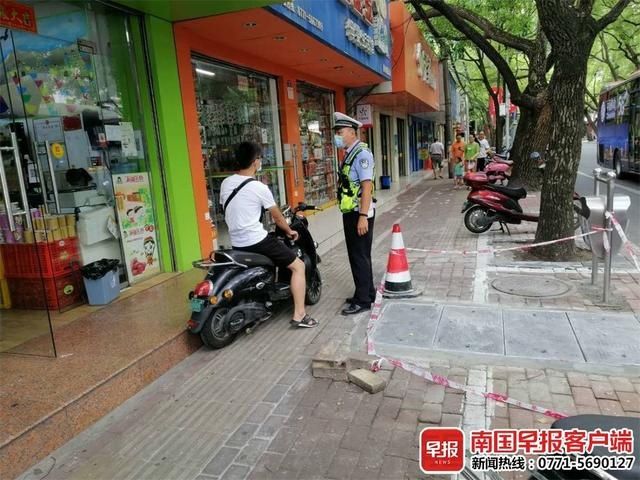  行驶|南宁电动车被禁止在人行道上行驶 多人被现场拦截