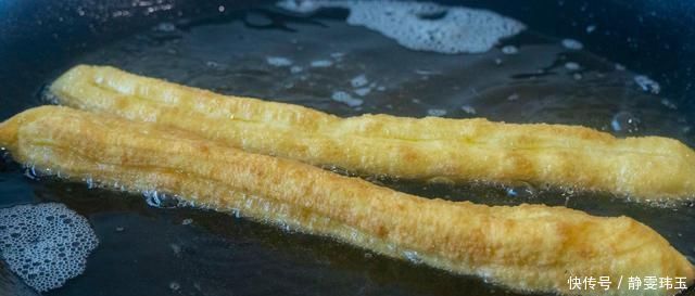 加上|油条最简单的做法,不用泡打粉,加上它,个个空心又酥脆,太香了