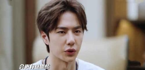  王一博|王一博《天天向上》玩密室逃脱，反应超快，炫耀的样子像个孩子