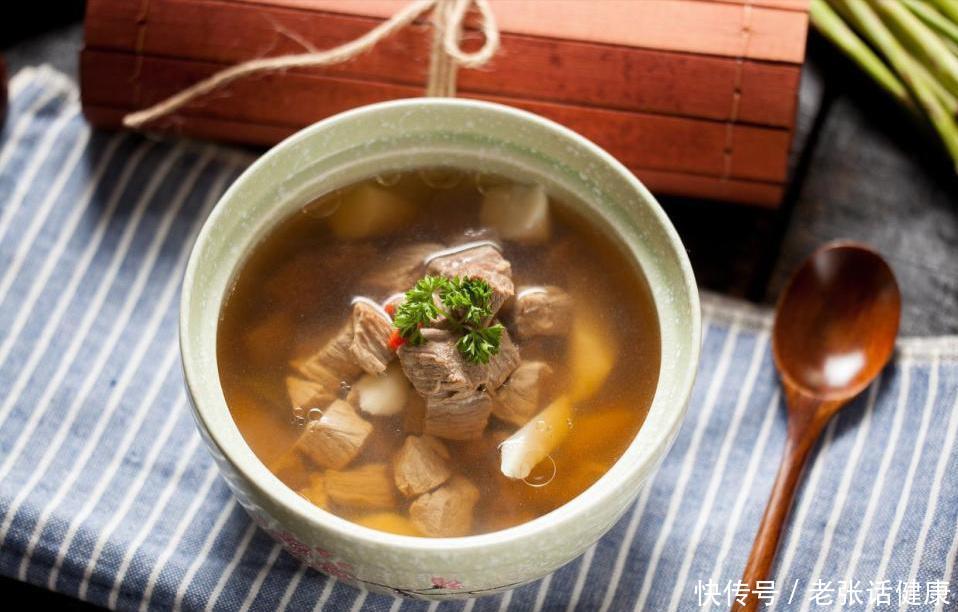 3种高嘌呤食物痛风患者要远离(提醒：这3种“高嘌呤”饮品，有痛风的人尽量不要碰，早做了解)