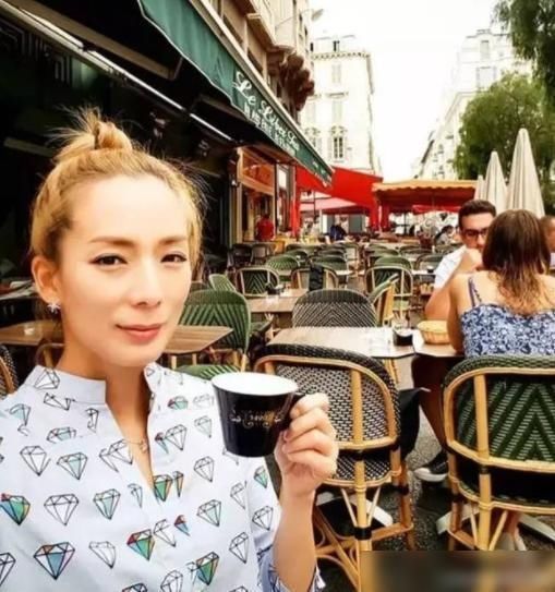  红极一时|曾是“最美何仙姑”，从红极一时到“宣布破产”，她经历了什么？