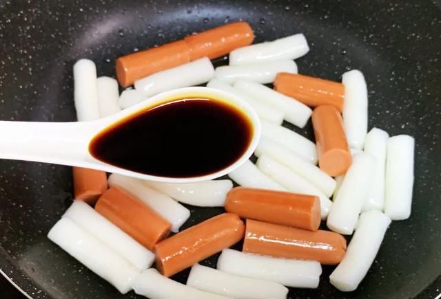  好吃|谁说只有韩式年糕好吃？试试这款“年糕小吃”，让你忍不住流口水