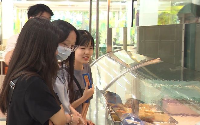 六色|食堂自制“六色”月饼，来看看“别人的学校”……