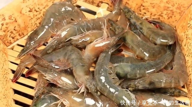 做法|大虾又出新做法,别再红烧了,这么烧好吃!